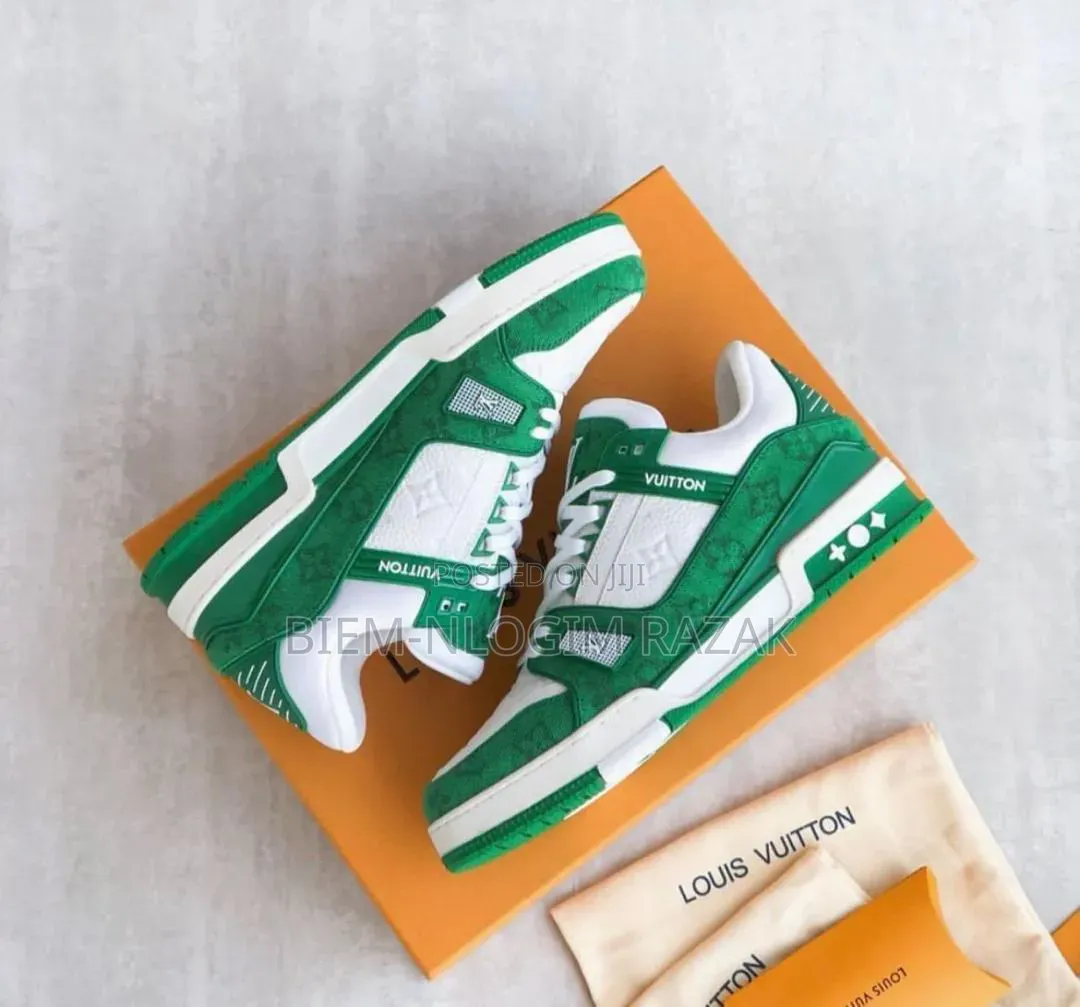 Suoer Quality Luiz Vuitton Brand Sneakers Available