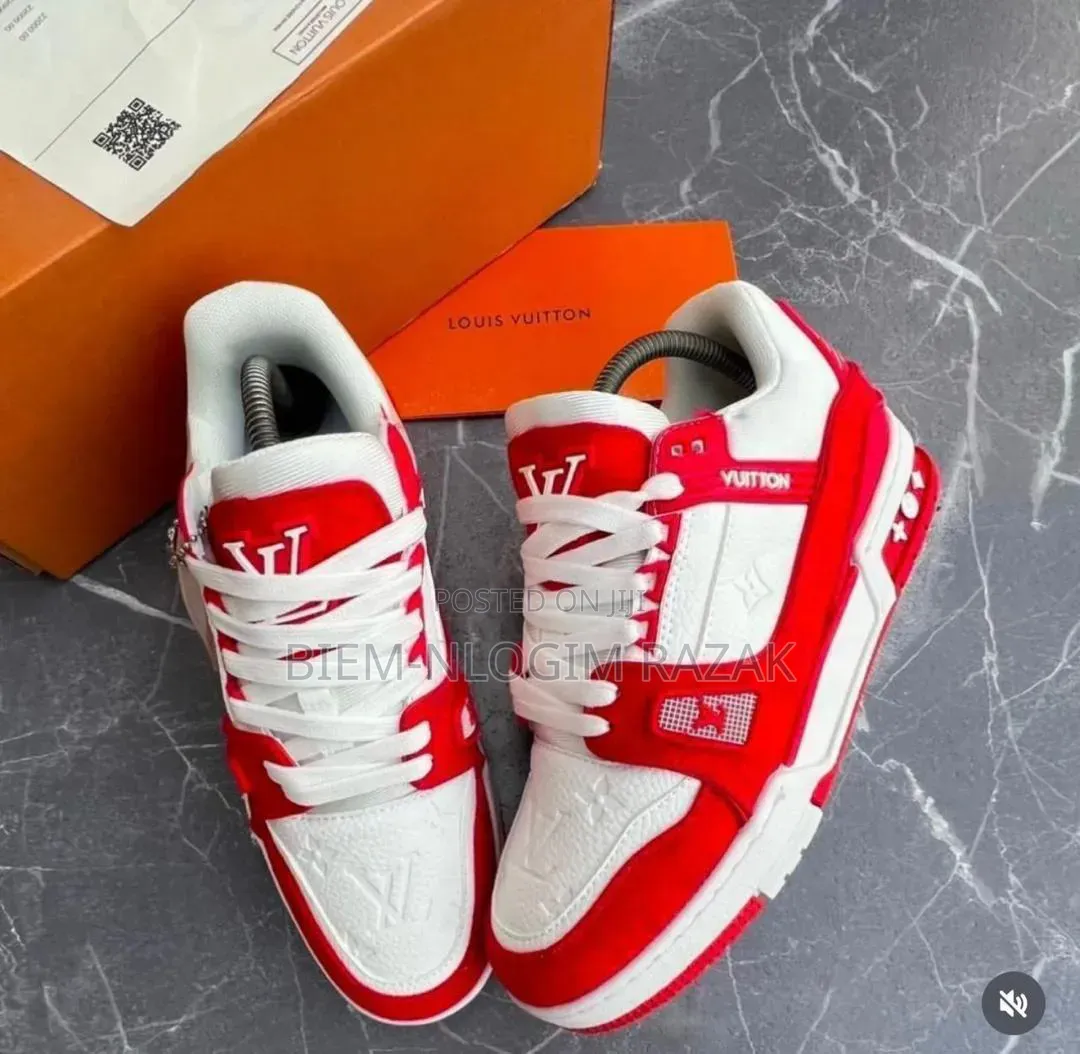 Suoer Quality Luiz Vuitton Brand Sneakers Available