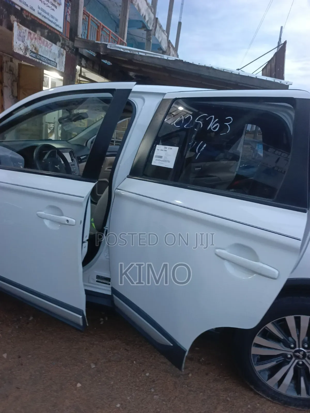Mitsubishi Outlander SEL FWD 2019 White