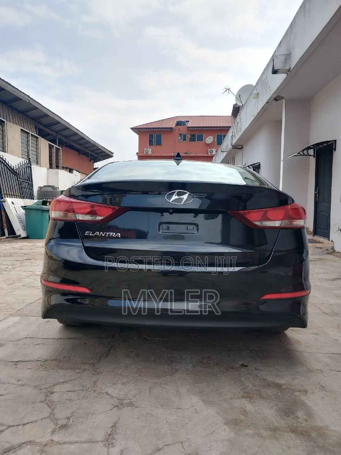 Hyundai Elantra Limited Sedan FWD (2.0L 4cyl 6A) 2017 Black