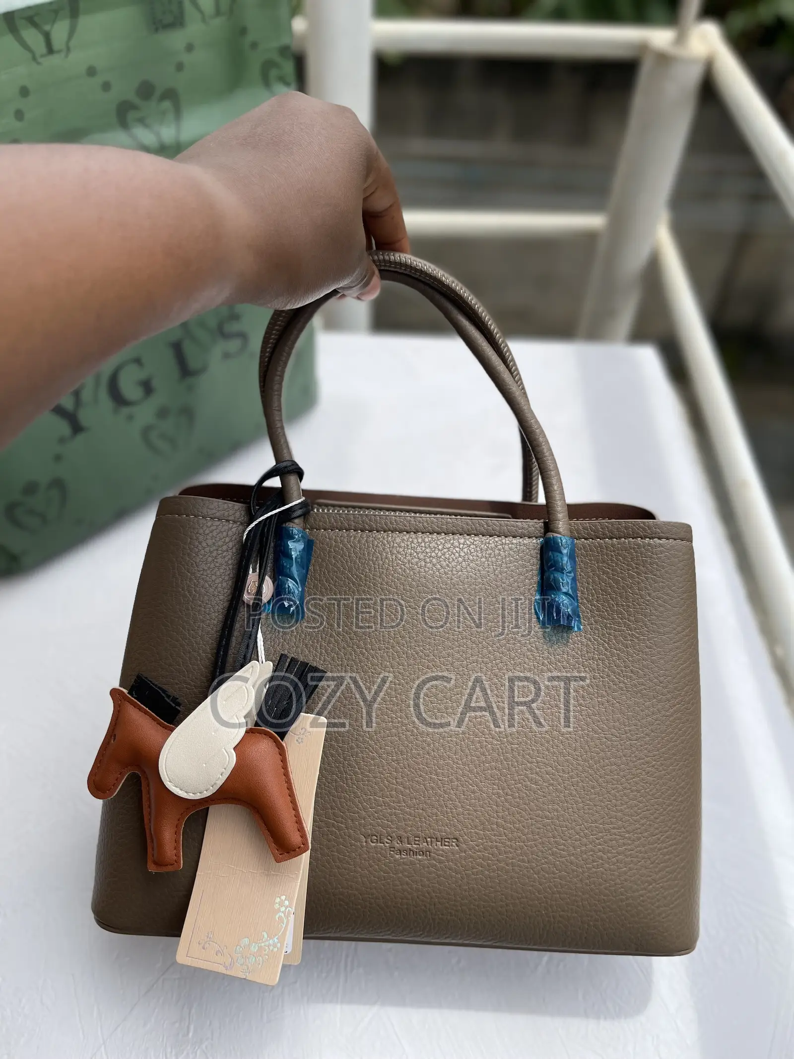 Dressing Bag