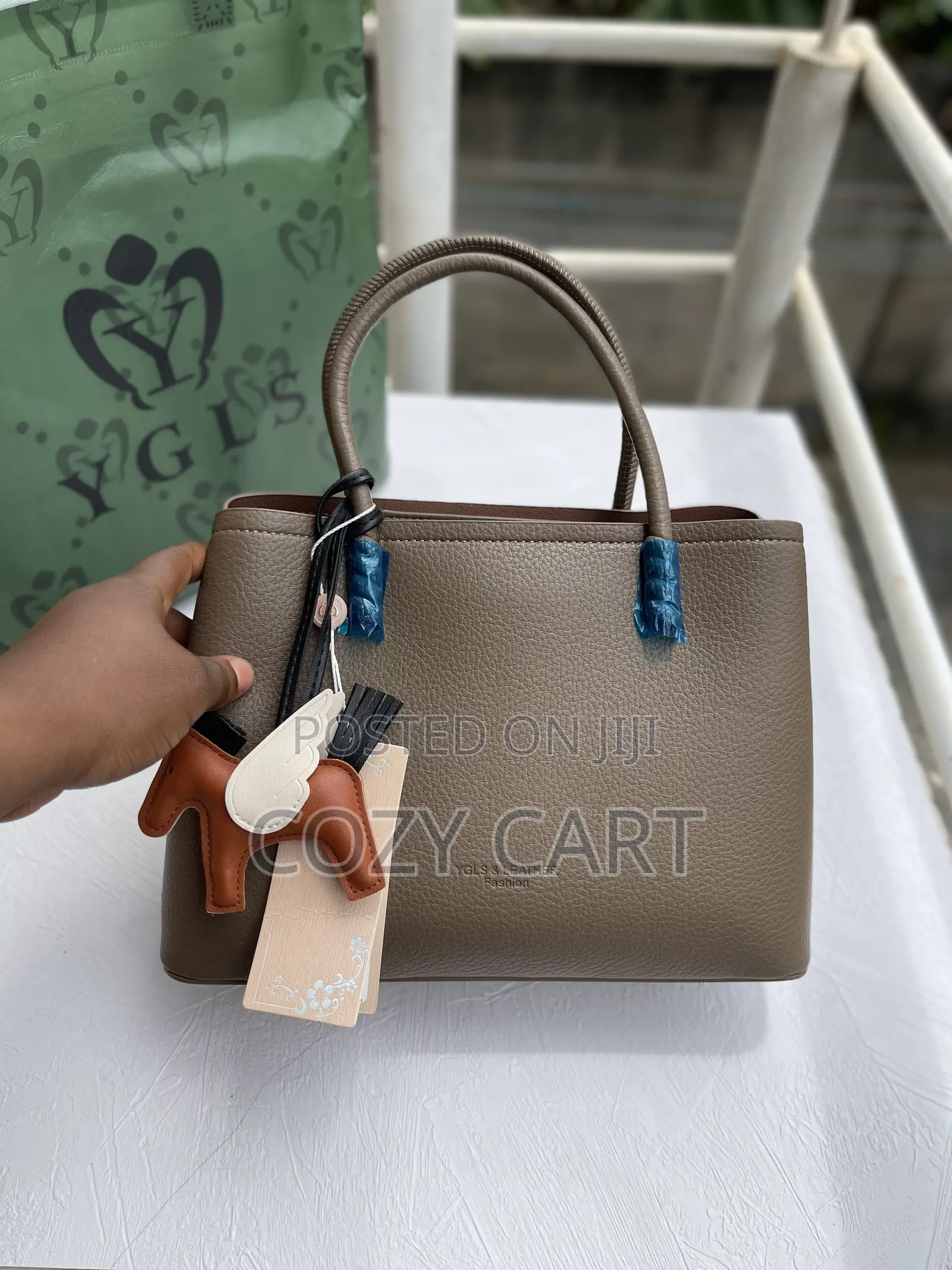 Dressing Bag