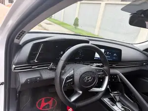 Hyundai Elantra 2023 White
