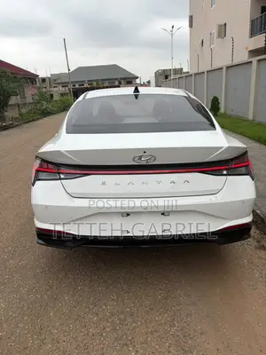 Hyundai Elantra 2023 White