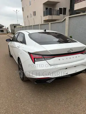 Hyundai Elantra 2023 White
