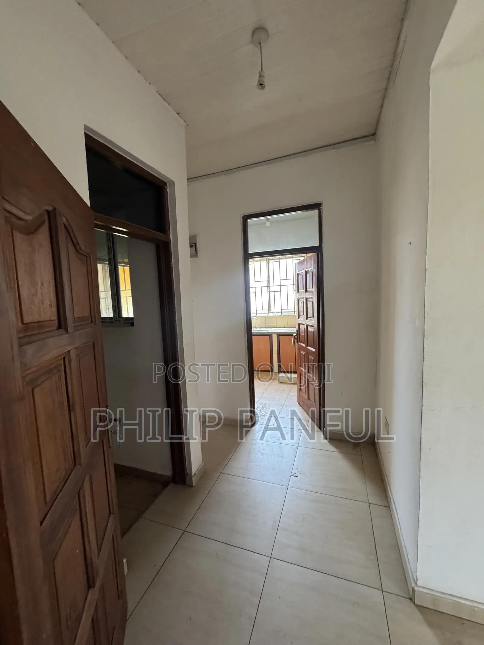 8bdrm House in Sakumono for sale