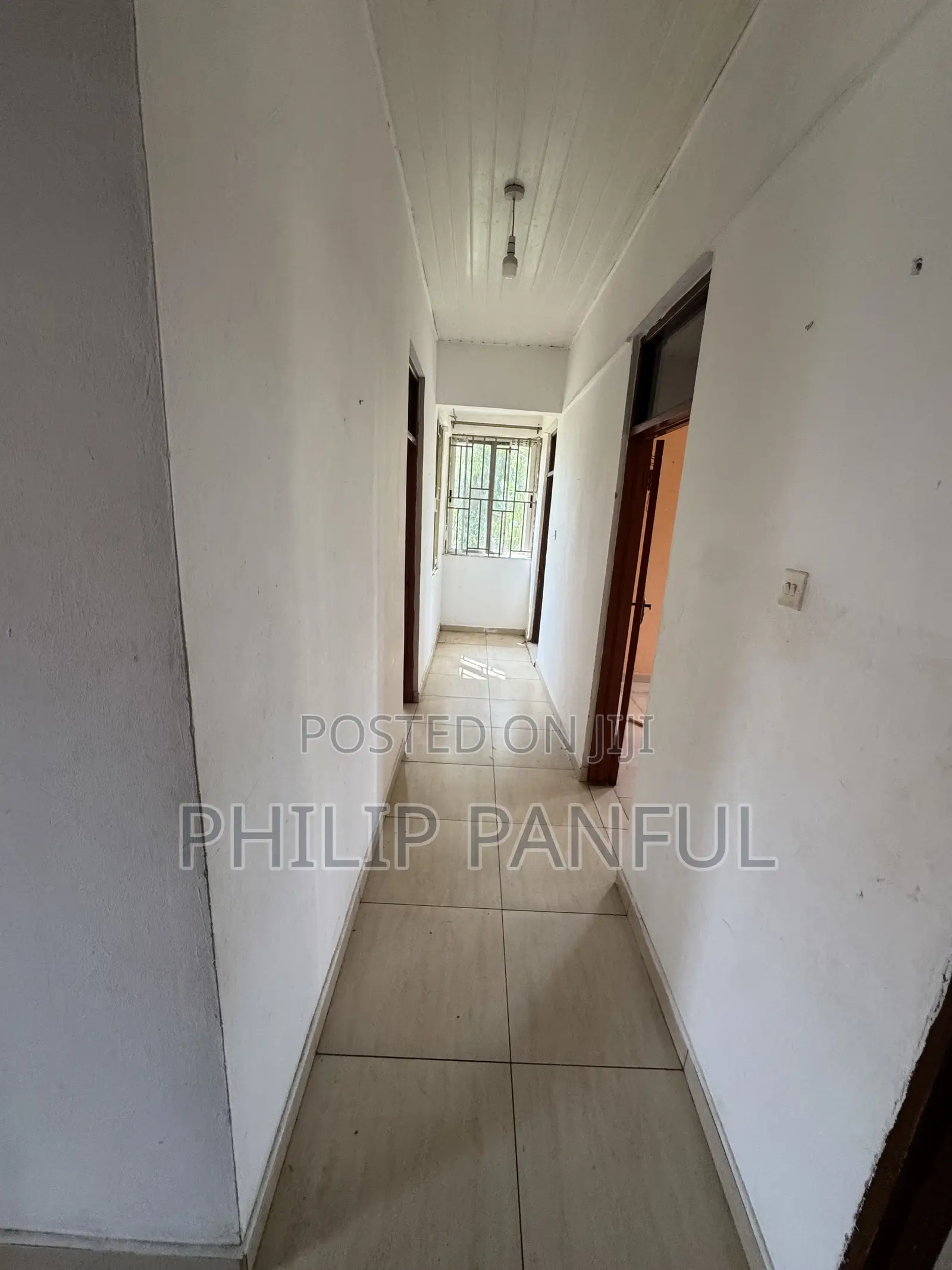 8bdrm House in Sakumono for sale