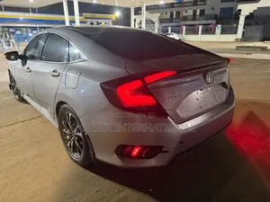 Honda Civic Touring Sedan 2018 White