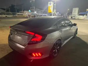 Honda Civic Touring Sedan 2018 White