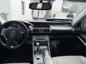 Lexus IS 2016 Silver
