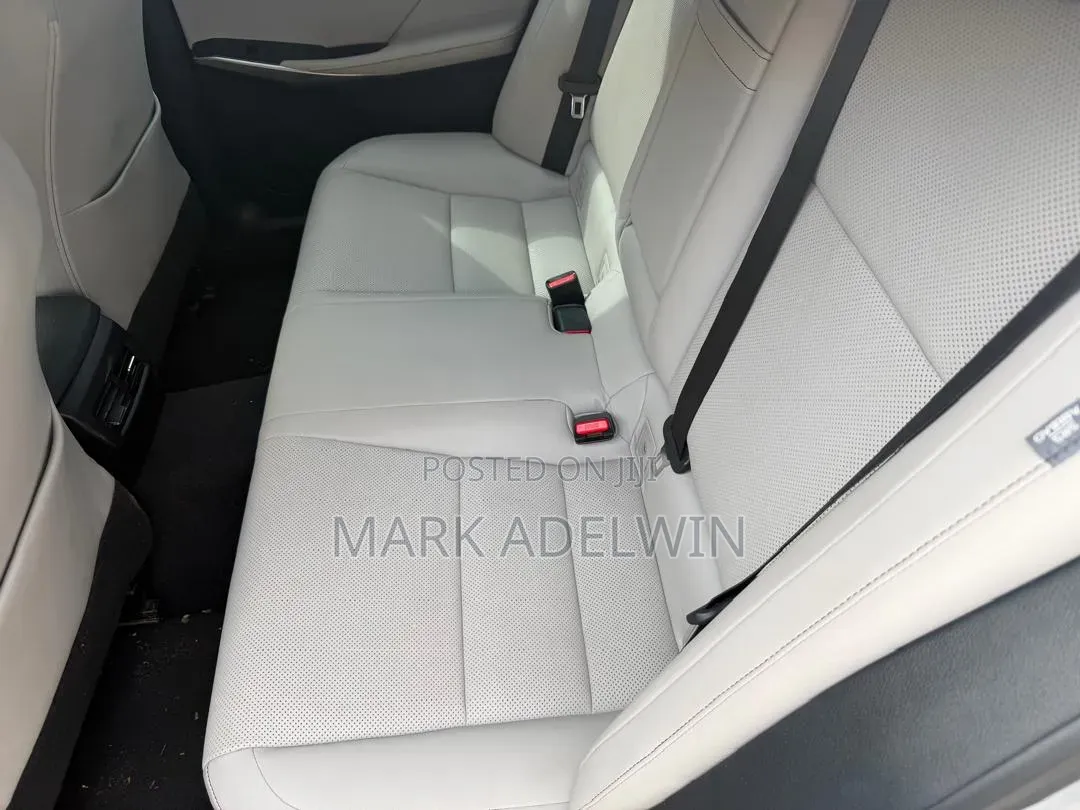 Lexus IS 2016 Silver