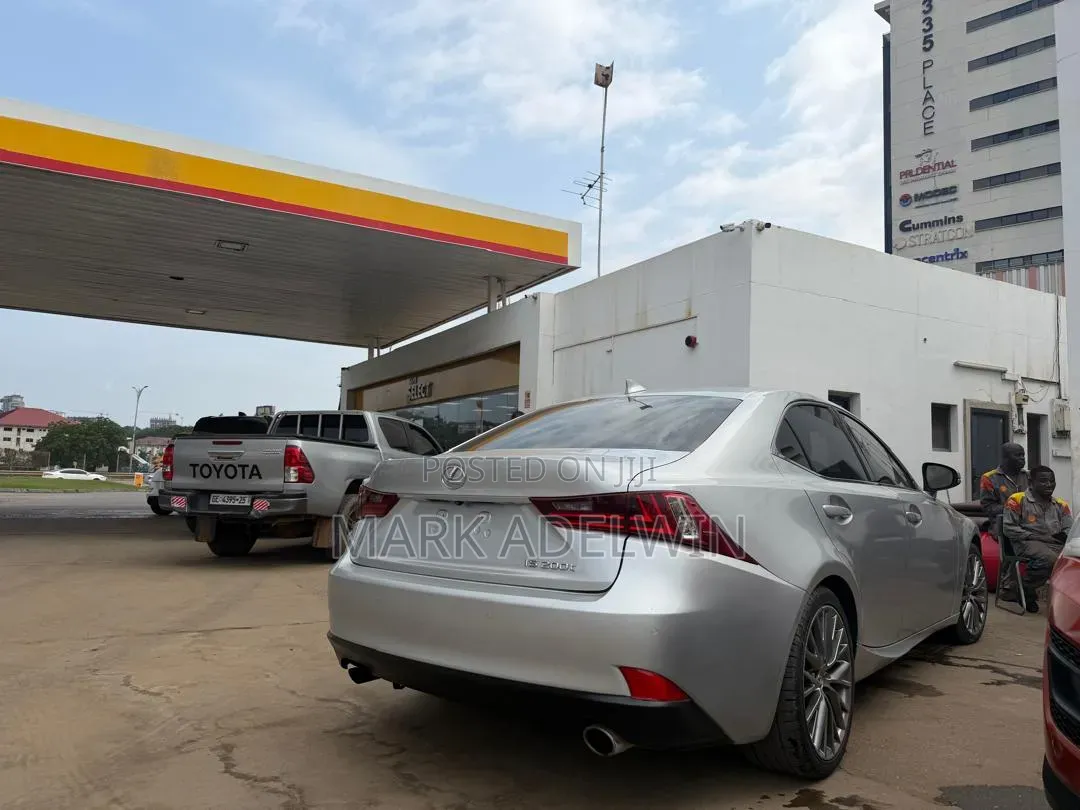 Lexus IS 2016 Silver