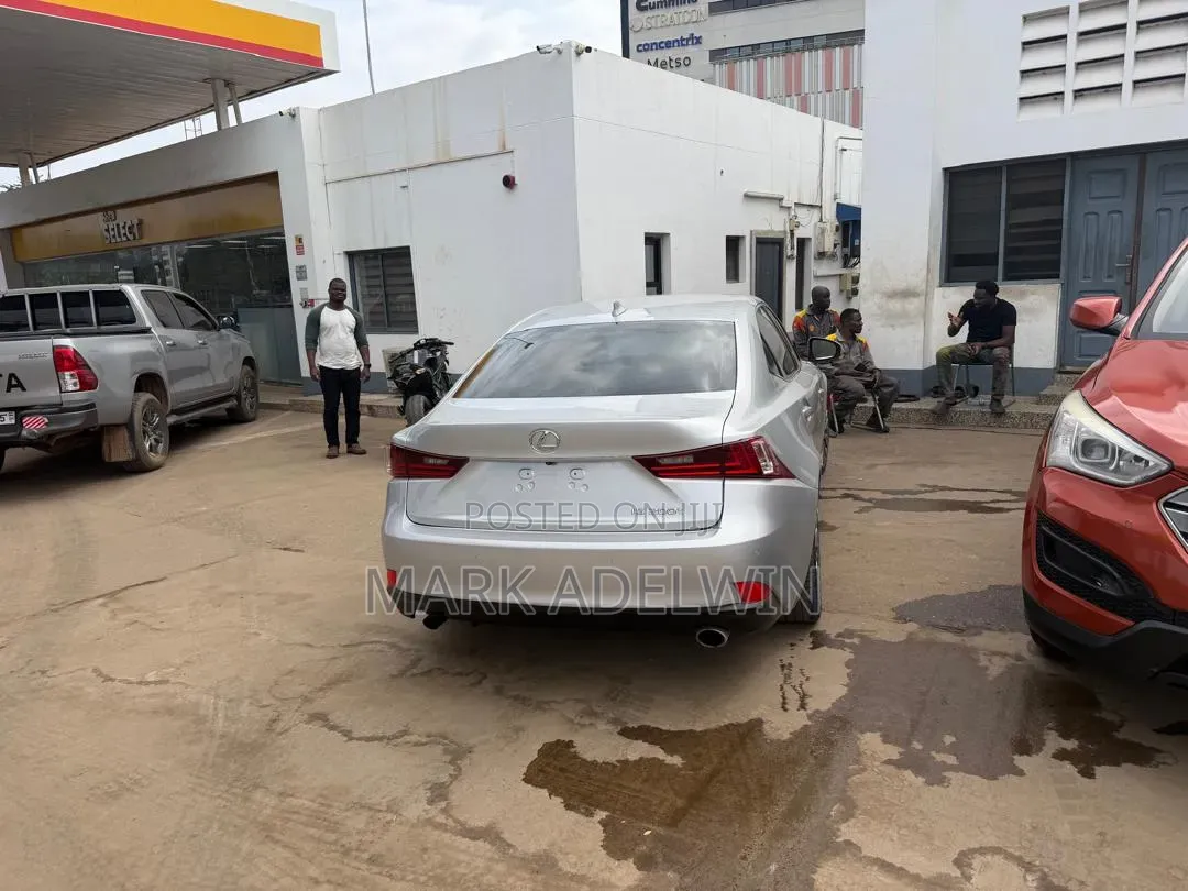 Lexus IS 2016 Silver