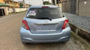 Toyota Vitz 1.0 FWD 5dr 2013 Blue