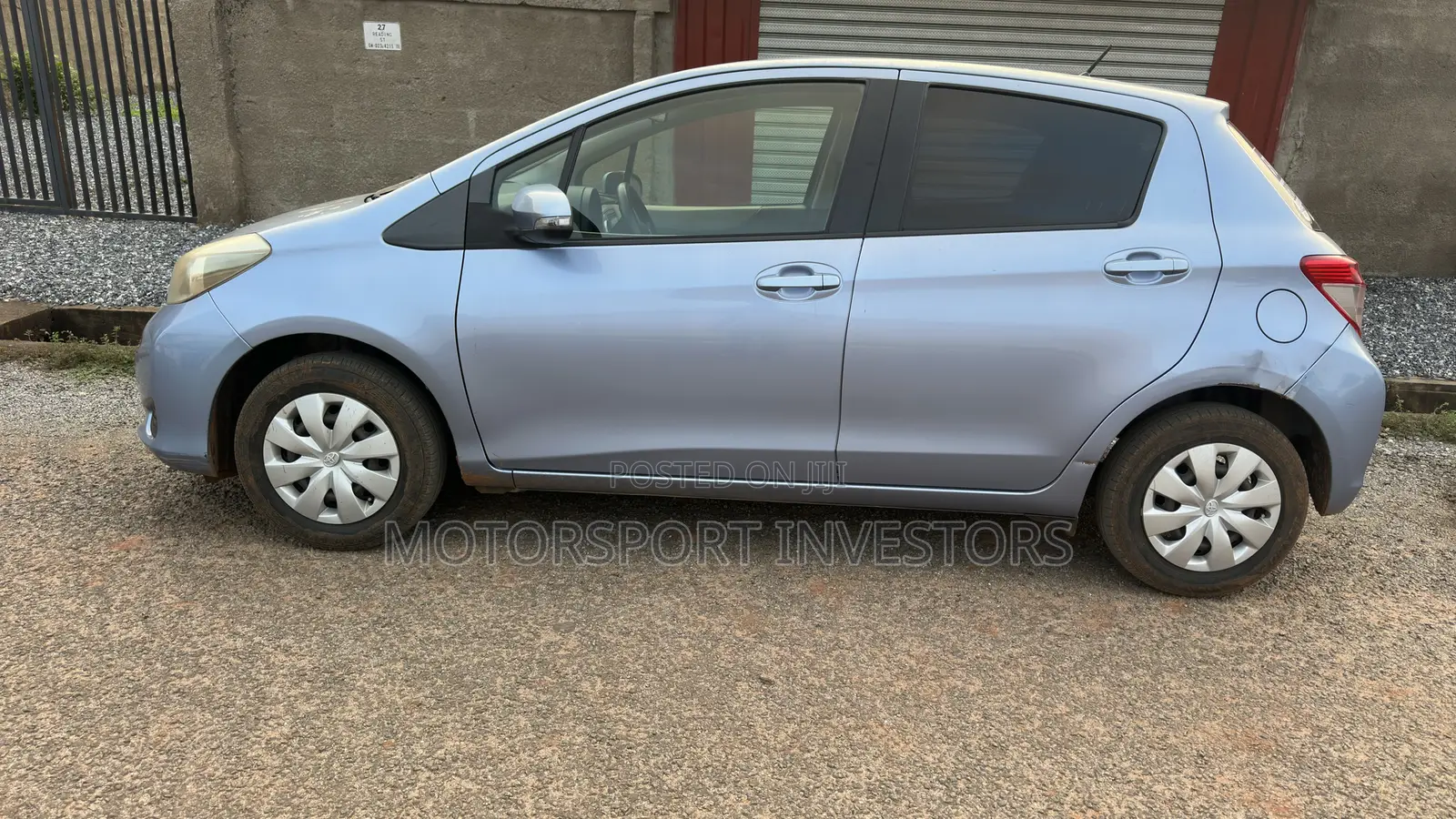 Toyota Vitz 1.0 FWD 5dr 2013 Blue