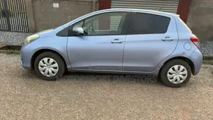 Toyota Vitz 1.0 FWD 5dr 2013 Blue