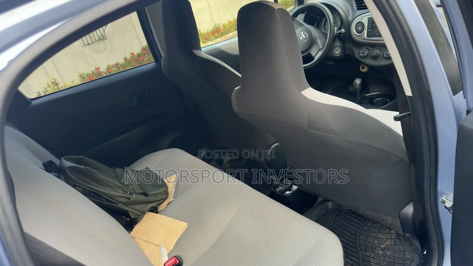 Toyota Vitz 1.0 FWD 5dr 2013 Blue