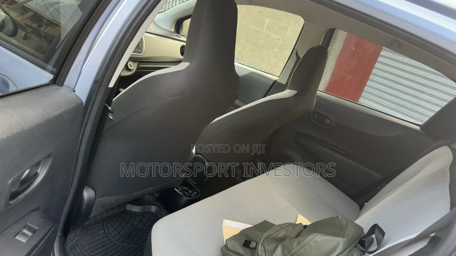 Toyota Vitz 1.0 FWD 5dr 2013 Blue