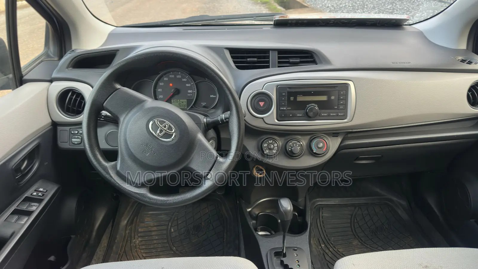 Toyota Vitz 1.0 FWD 5dr 2013 Blue