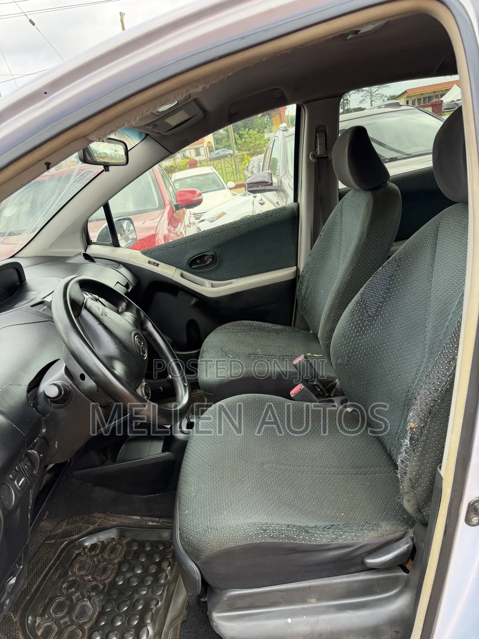 Toyota Vitz 1.5 FWD 3dr 2010 Silver