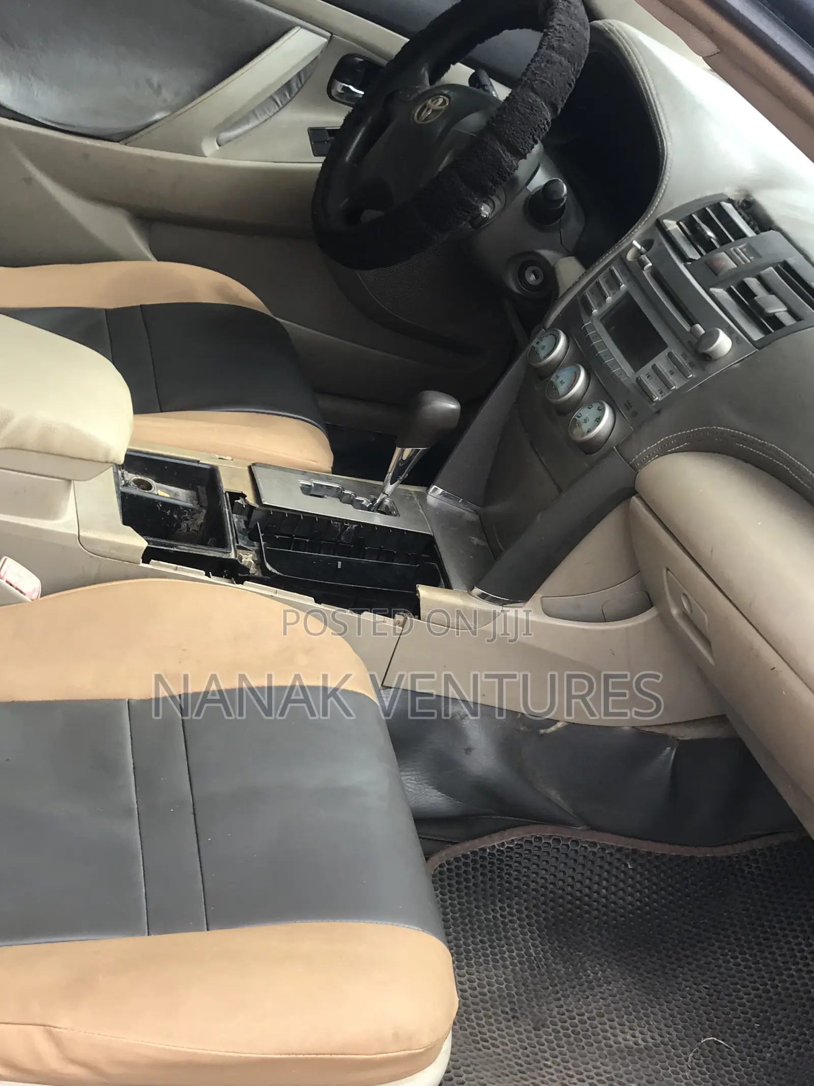Toyota Camry Base 4dr Sedan (2.5L 4cyl 6M) 2010 Black