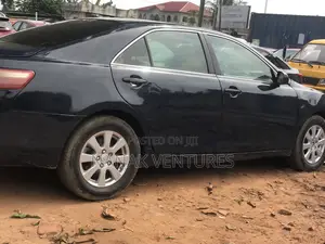 Toyota Camry Base 4dr Sedan (2.5L 4cyl 6M) 2010 Black