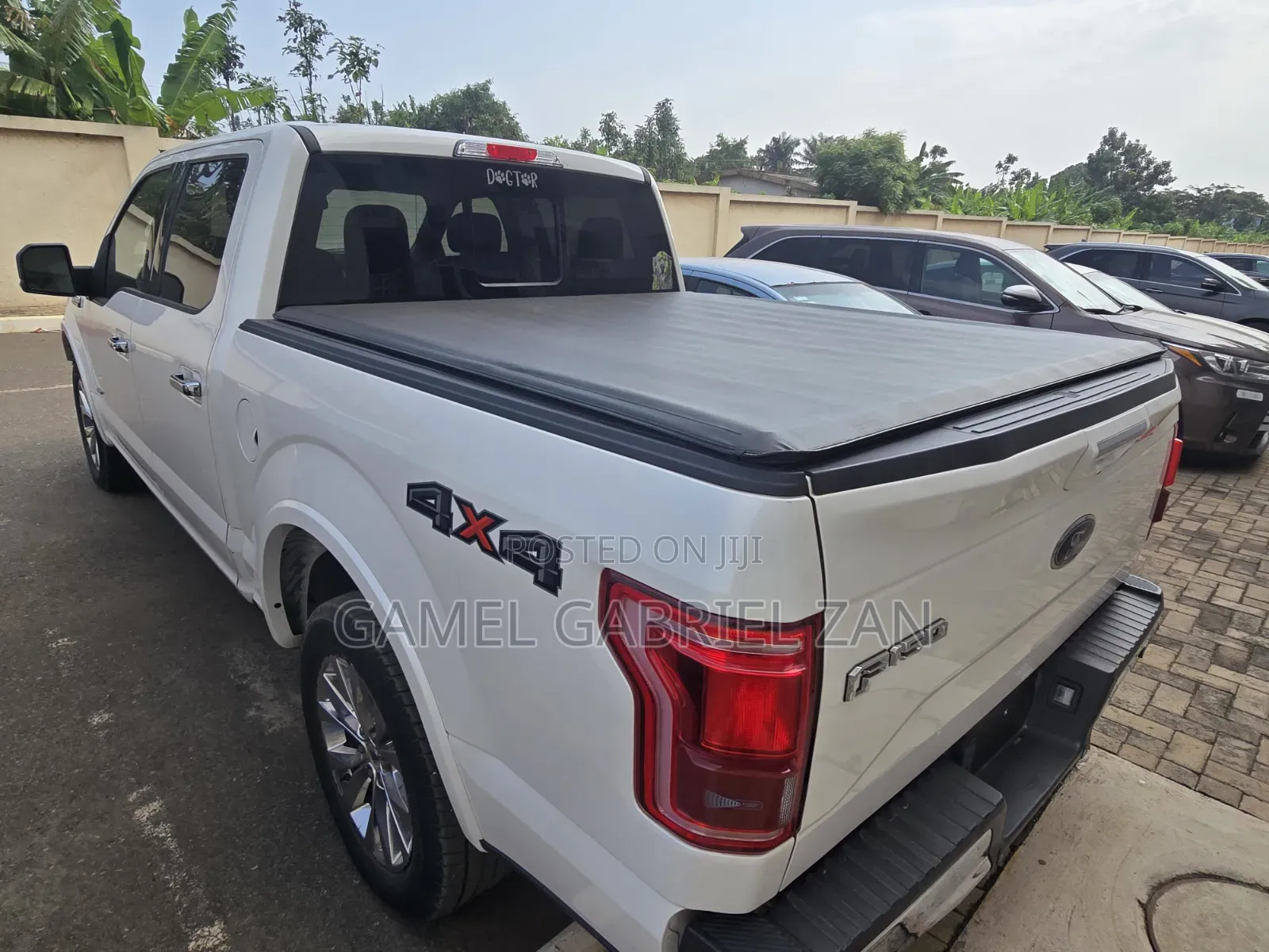 Ford F-150 Lariat 4x4 SuperCrew Cab Styleside 5.5 ft. box 145 in. WB