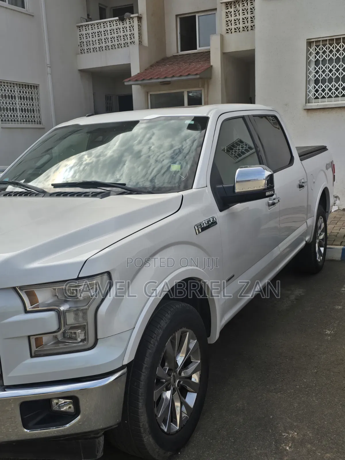 Ford F-150 Lariat 4x4 SuperCrew Cab Styleside 5.5 ft. box 145 in. WB