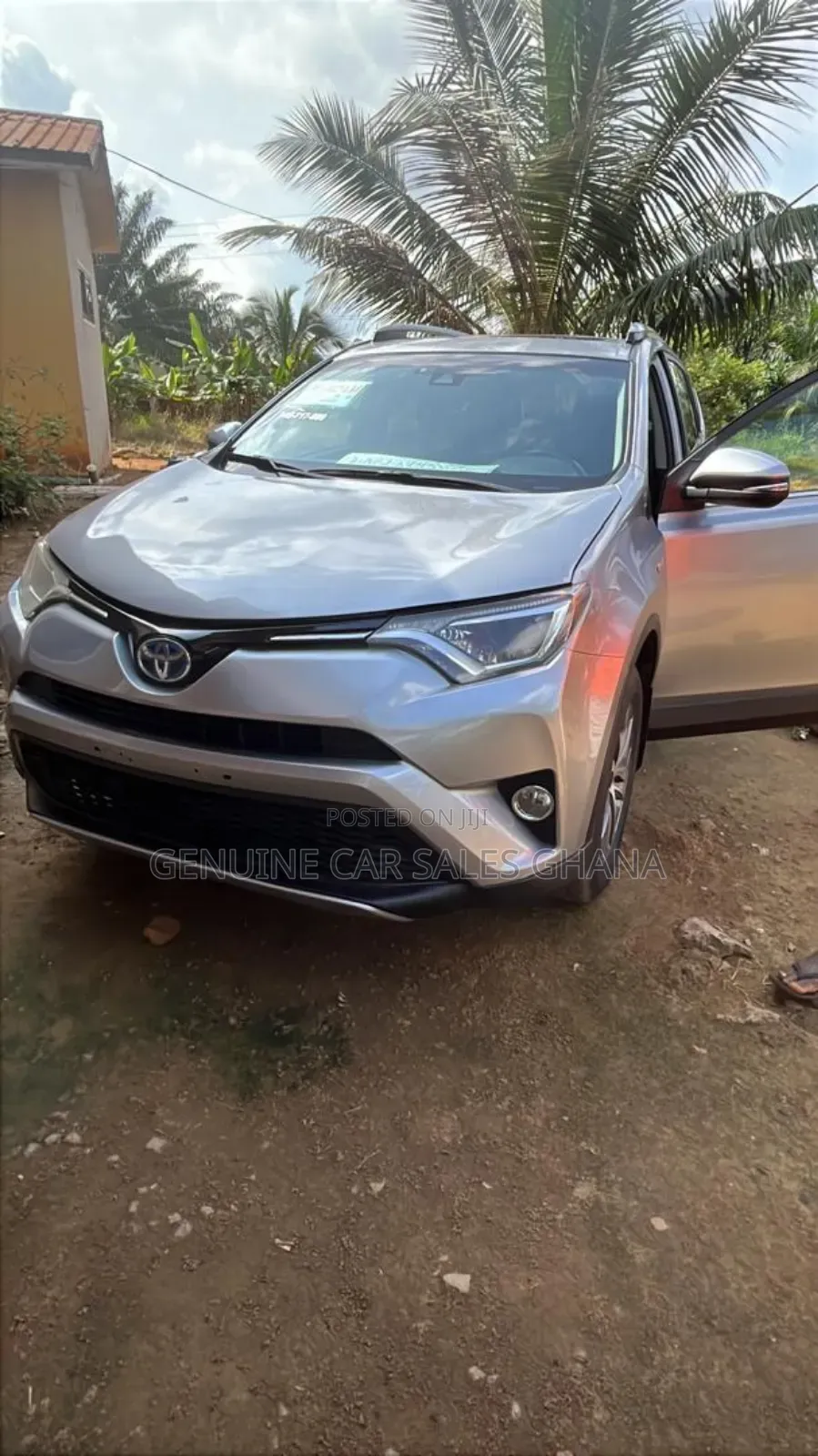 Toyota RAV4 XLE 4dr SUV (2.5L 4cyl 6A) 2018 Silver