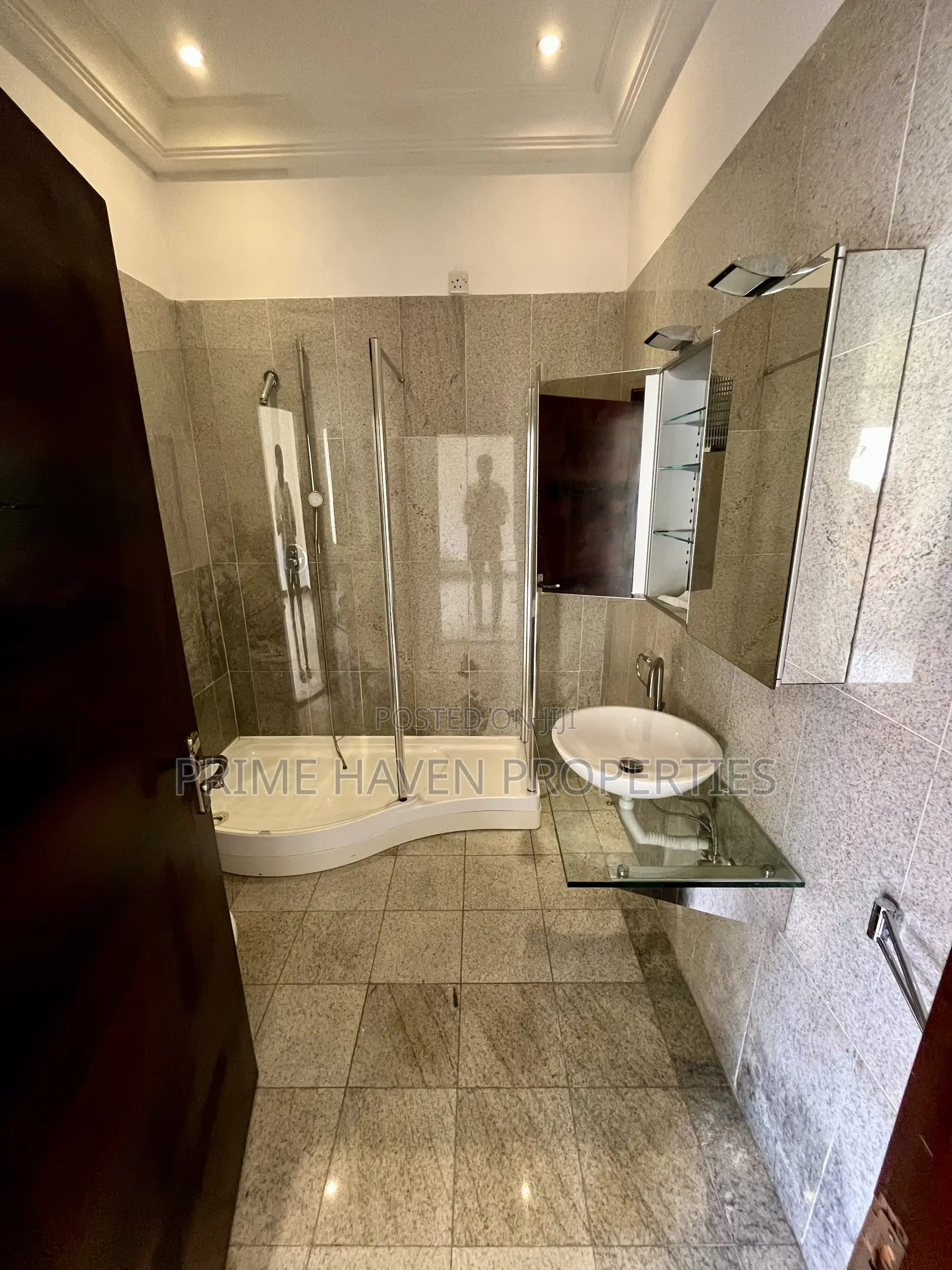 5bdrm House in Medifem Area for sale