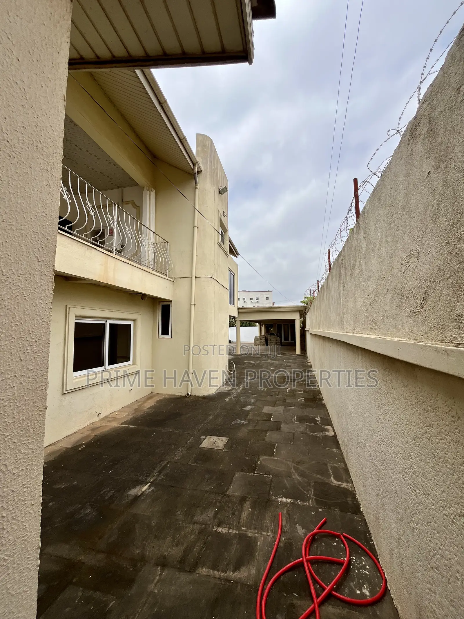 5bdrm House in Medifem Area for sale