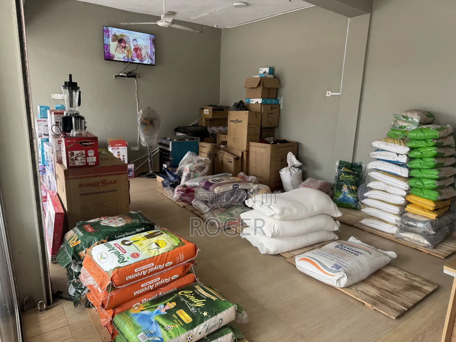 Double Shop for Rent at Achimota Mile 7