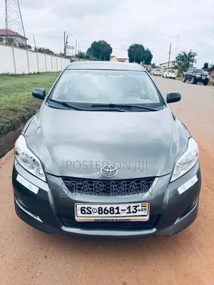 Toyota Matrix Hatchback FWD (1.8L 4cyl 5M) 2010 Gray
