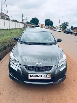 Toyota Matrix Hatchback FWD (1.8L 4cyl 5M) 2010 Gray