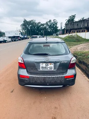 Toyota Matrix Hatchback FWD (1.8L 4cyl 5M) 2010 Gray