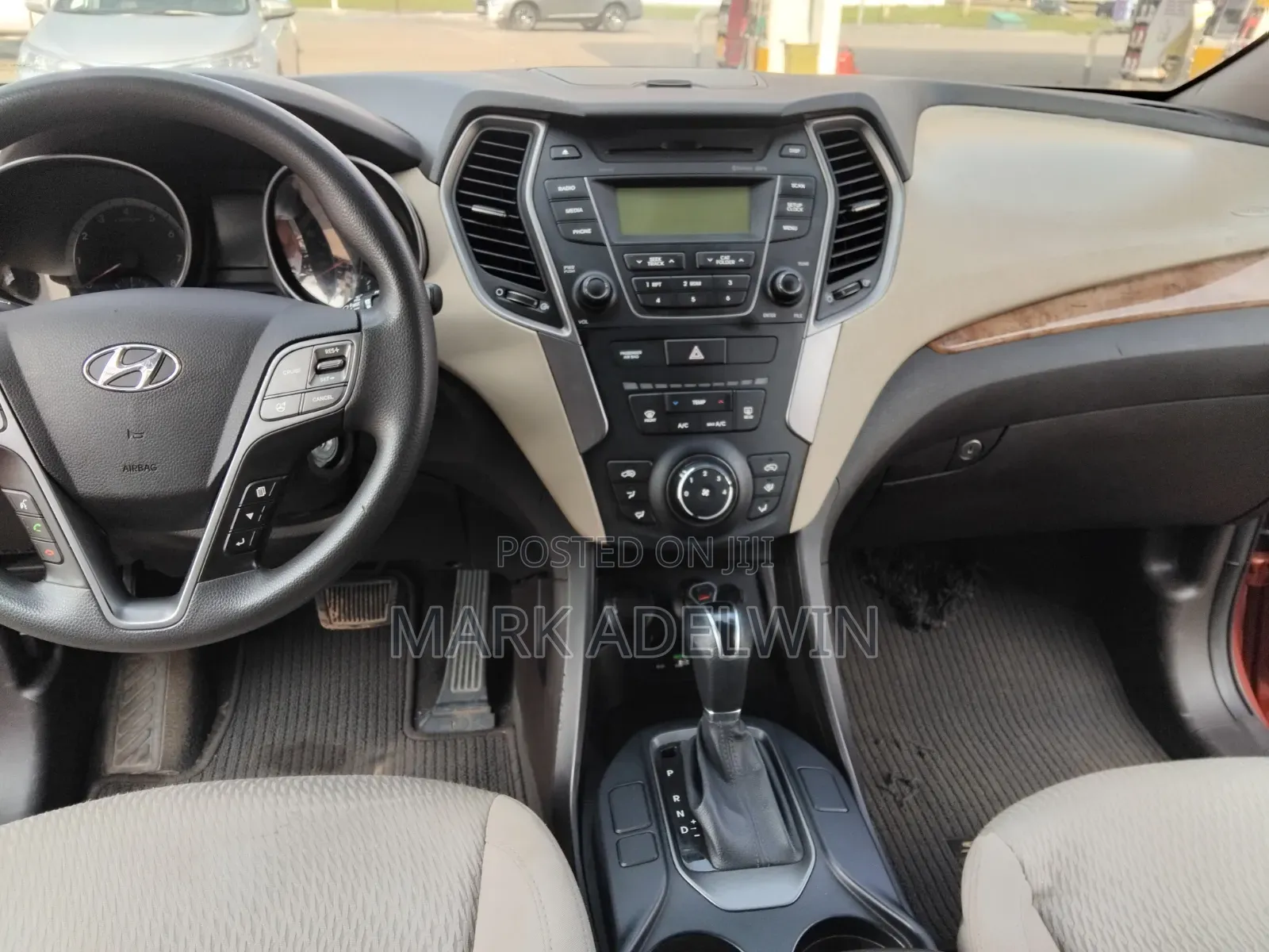 Hyundai Santa Fe 2016 Gold