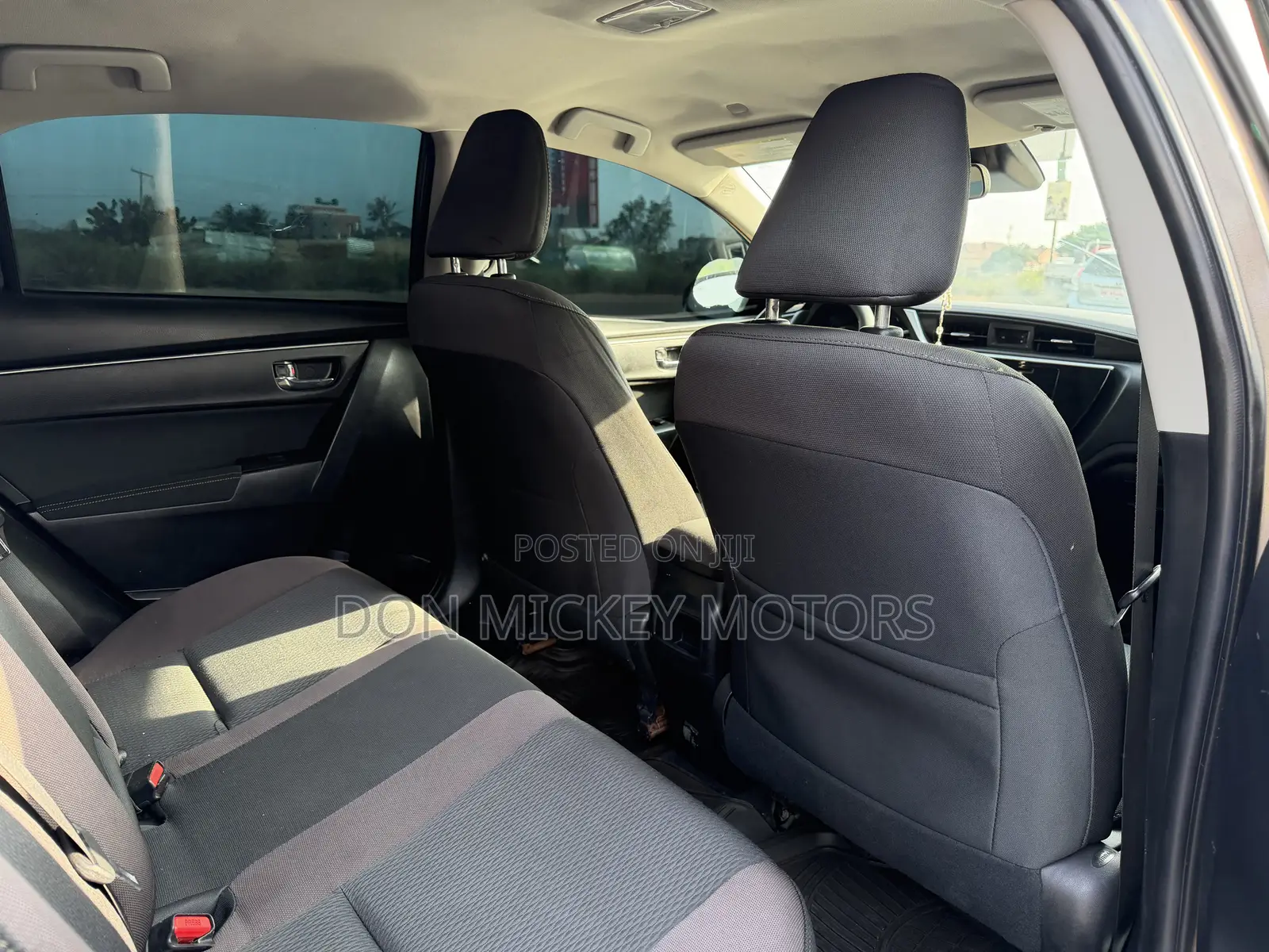 Toyota Corolla LE Eco (1.8L 4cyl 2A) 2018 Green