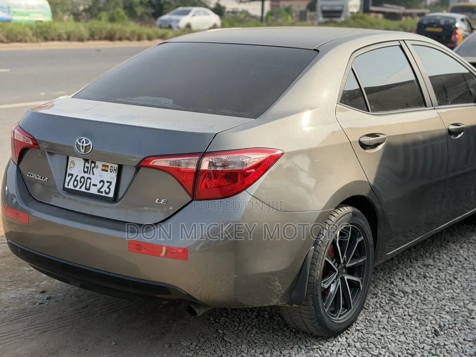 Toyota Corolla LE Eco (1.8L 4cyl 2A) 2018 Green