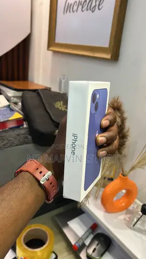 New Apple iPhone 13 128 GB Blue