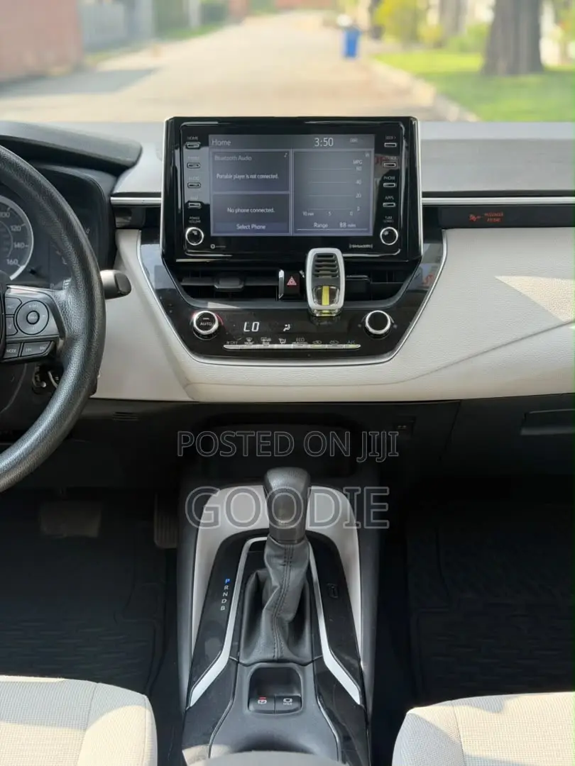 Toyota Corolla LE 2021 Gray