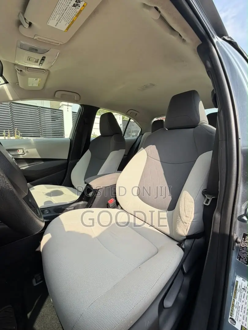 Toyota Corolla LE 2021 Gray