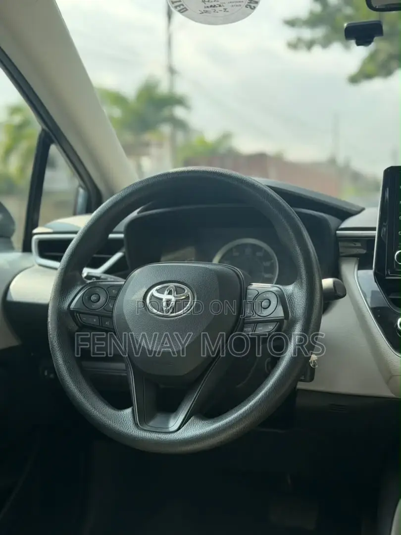 Toyota Corolla LE 2021 Gray