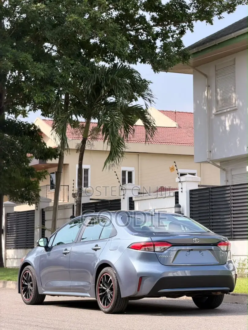 Toyota Corolla LE 2021 Gray