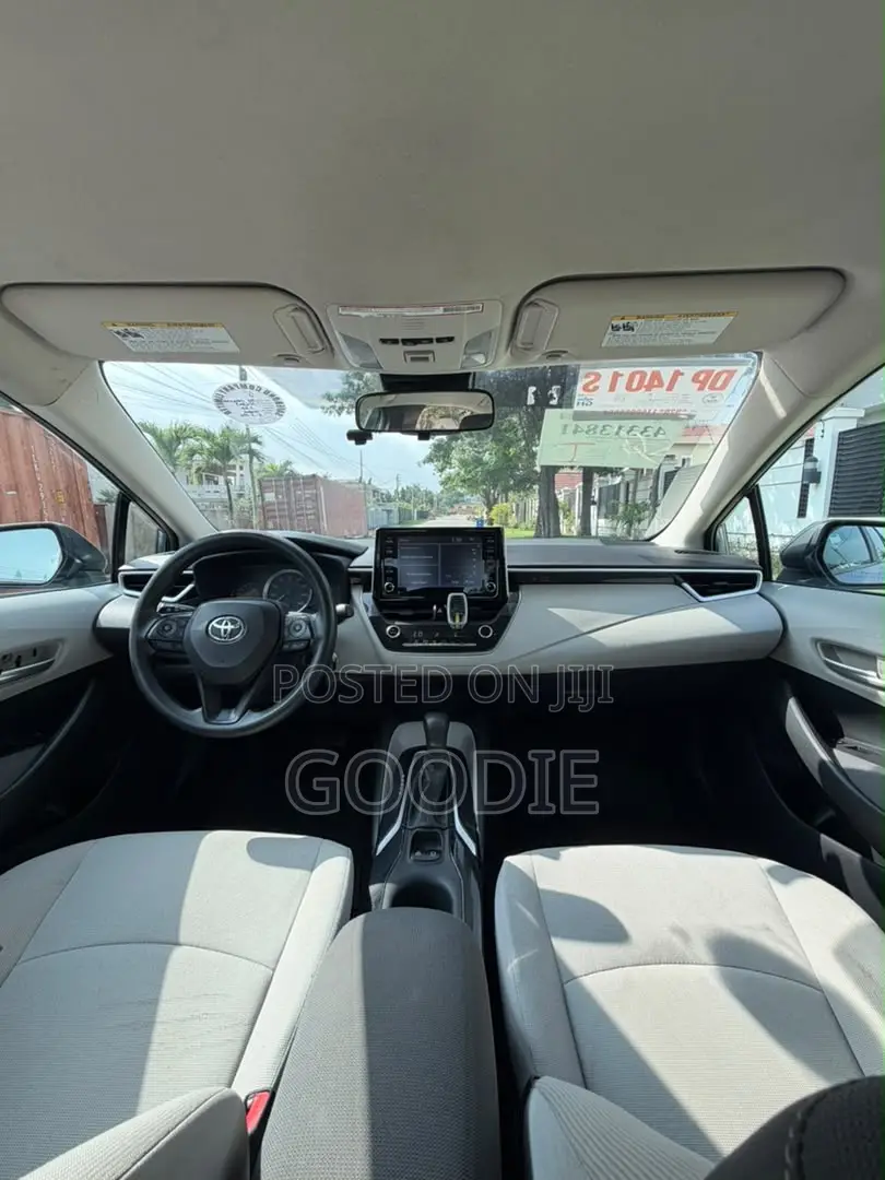 Toyota Corolla LE 2021 Gray