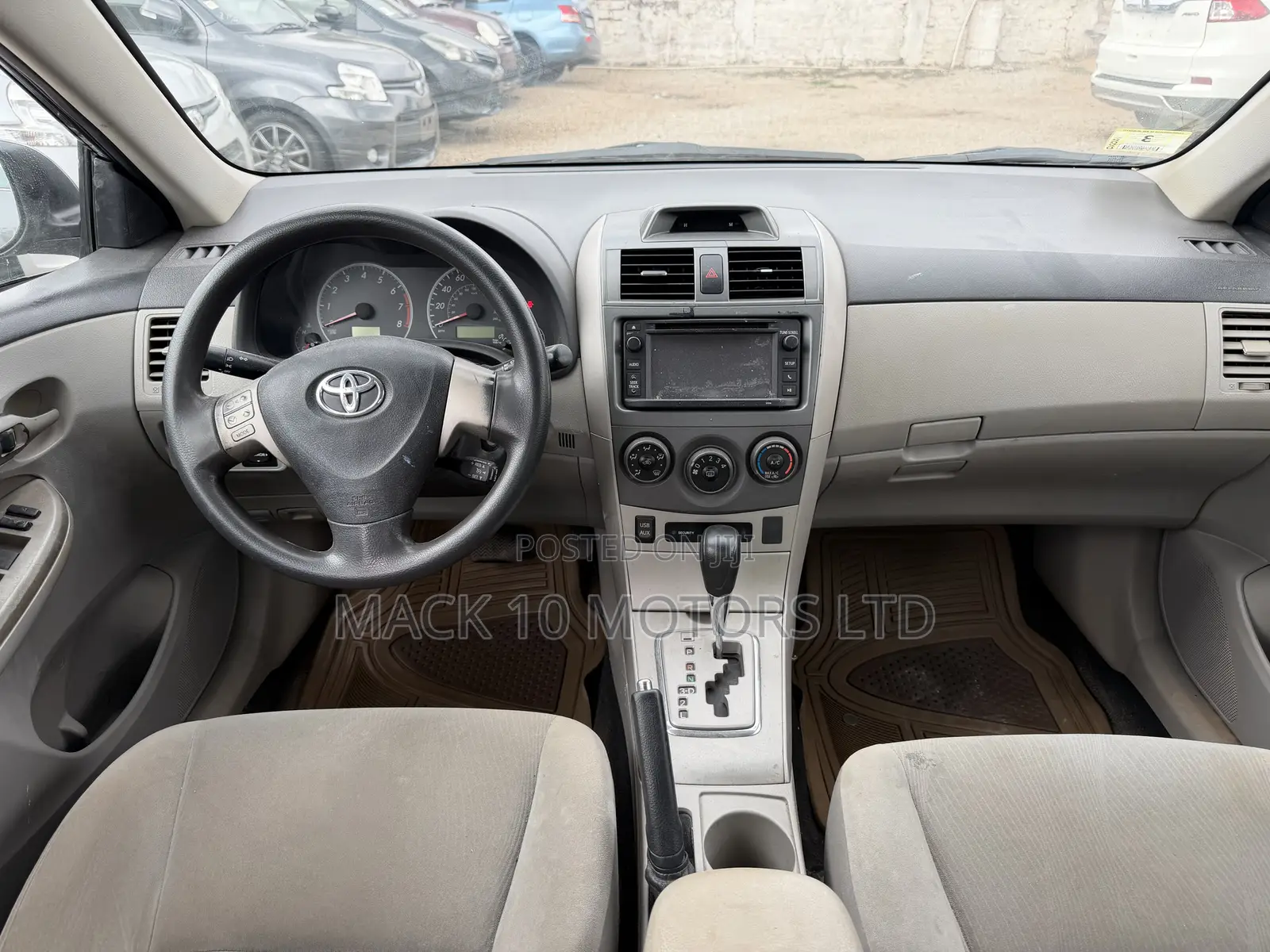 Toyota Corolla LE 4dr Sedan (1.8L 4cyl 4A) 2013 Gray