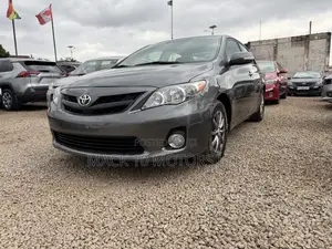 Toyota Corolla LE 4dr Sedan (1.8L 4cyl 4A) 2013 Gray
