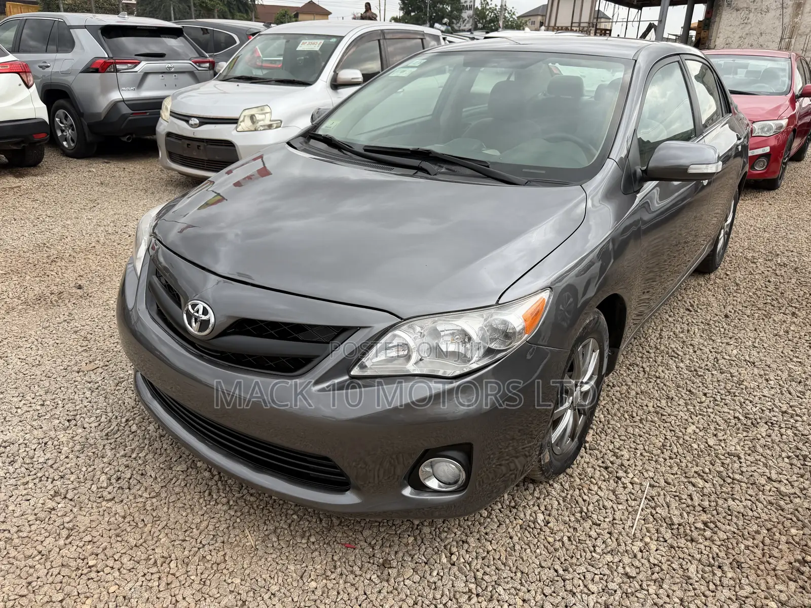 Toyota Corolla LE 4dr Sedan (1.8L 4cyl 4A) 2013 Gray