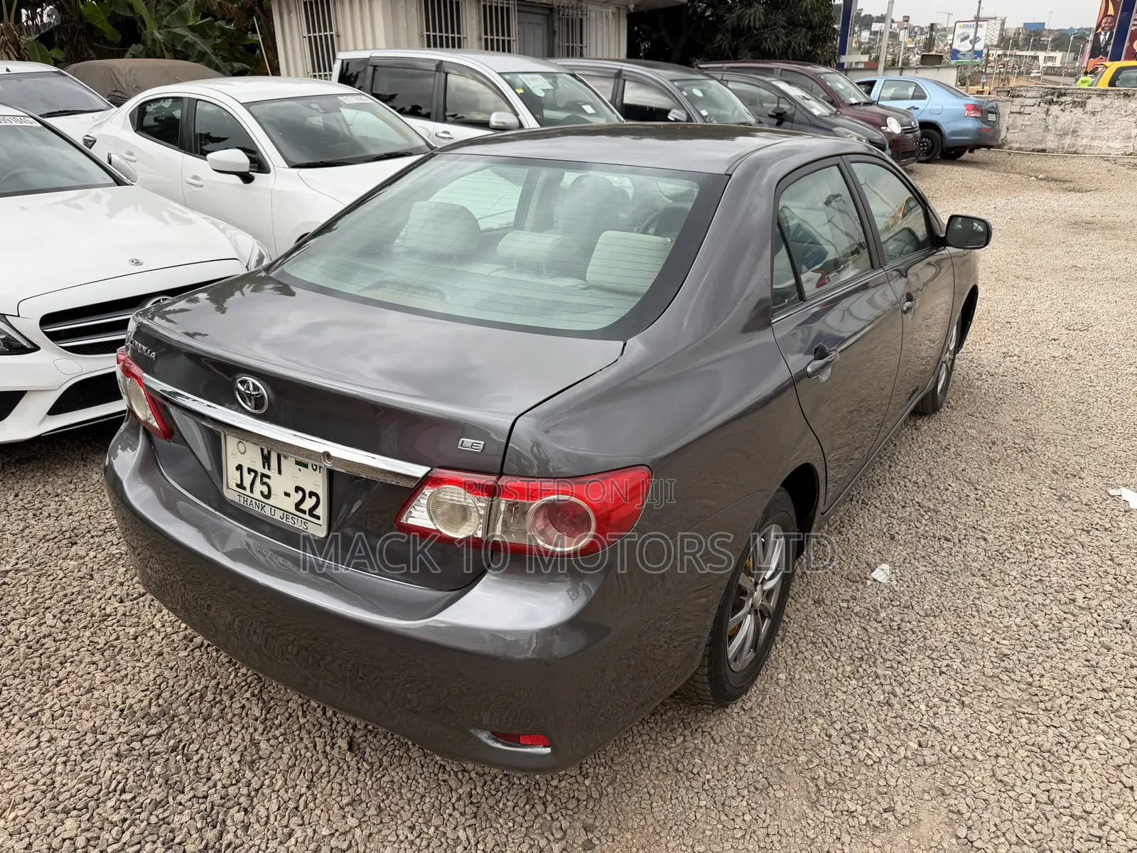 Toyota Corolla LE 4dr Sedan (1.8L 4cyl 4A) 2013 Gray