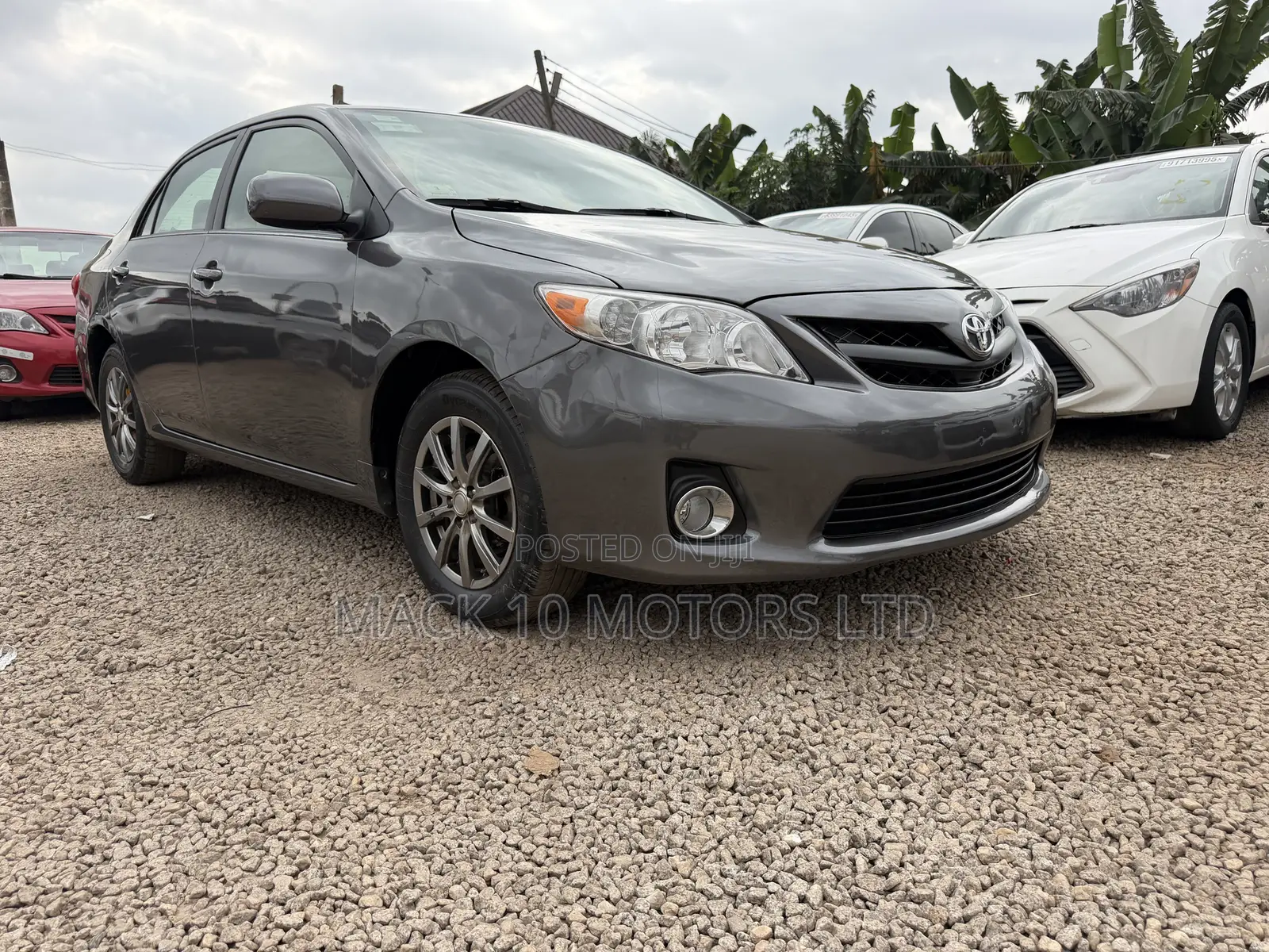 Toyota Corolla LE 4dr Sedan (1.8L 4cyl 4A) 2013 Gray