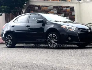 Toyota Corolla SE Special Edition 4dr Sedan (1.8L 4cyl CVT) 2017 Red